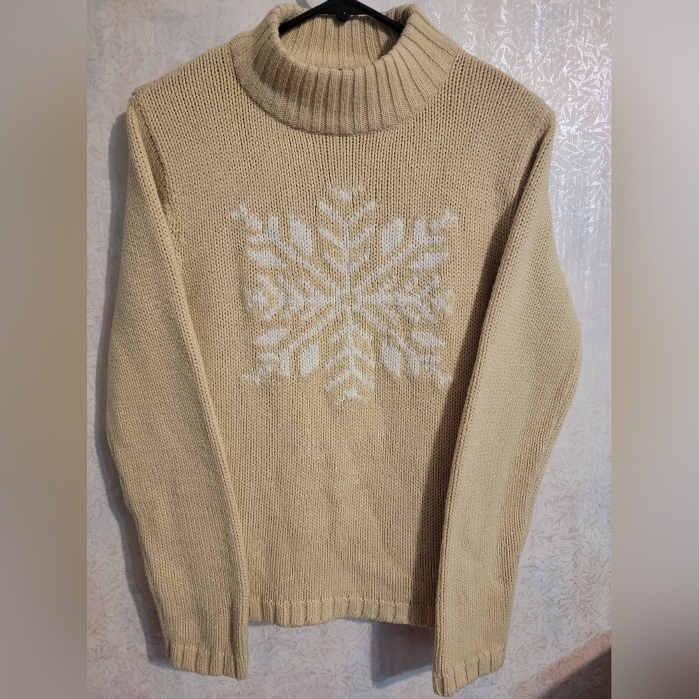 Sag Harbor Cream Turtleneck Sweater with Snowflake Sz Petite Sm.